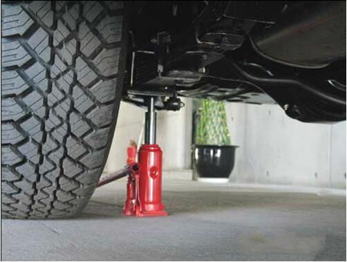 千斤頂在轎車中的應用 千斤頂在轎車中的應用